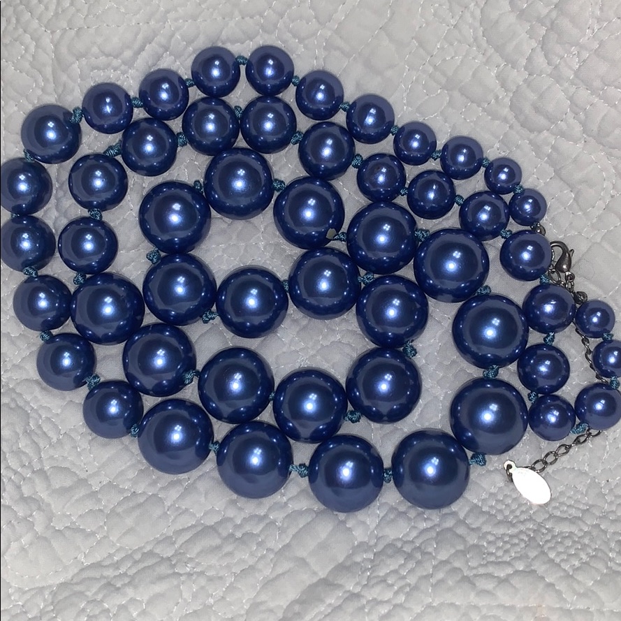 Guess Graduated Beaded Necklace In Periwinkle Blue 25$